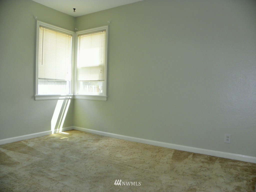 1306 Perry Avenue Bremerton, WA 98310 - Photo 12 of 25 Gallery Image 12