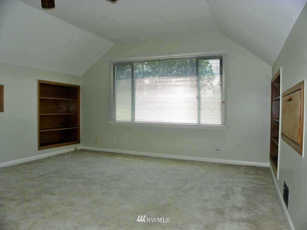 1306 Perry Avenue Bremerton, WA 98310 - Photo 13 of 25 Gallery Image 13