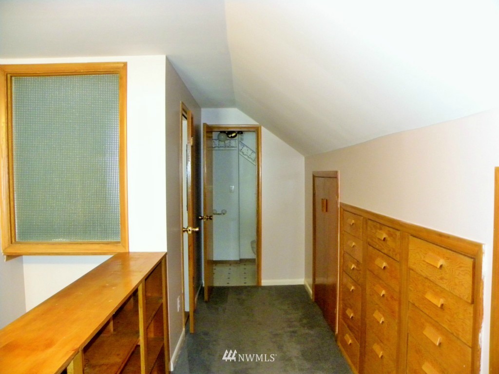 1306 Perry Avenue Bremerton, WA 98310 - Photo 14 of 25 Gallery Image 14