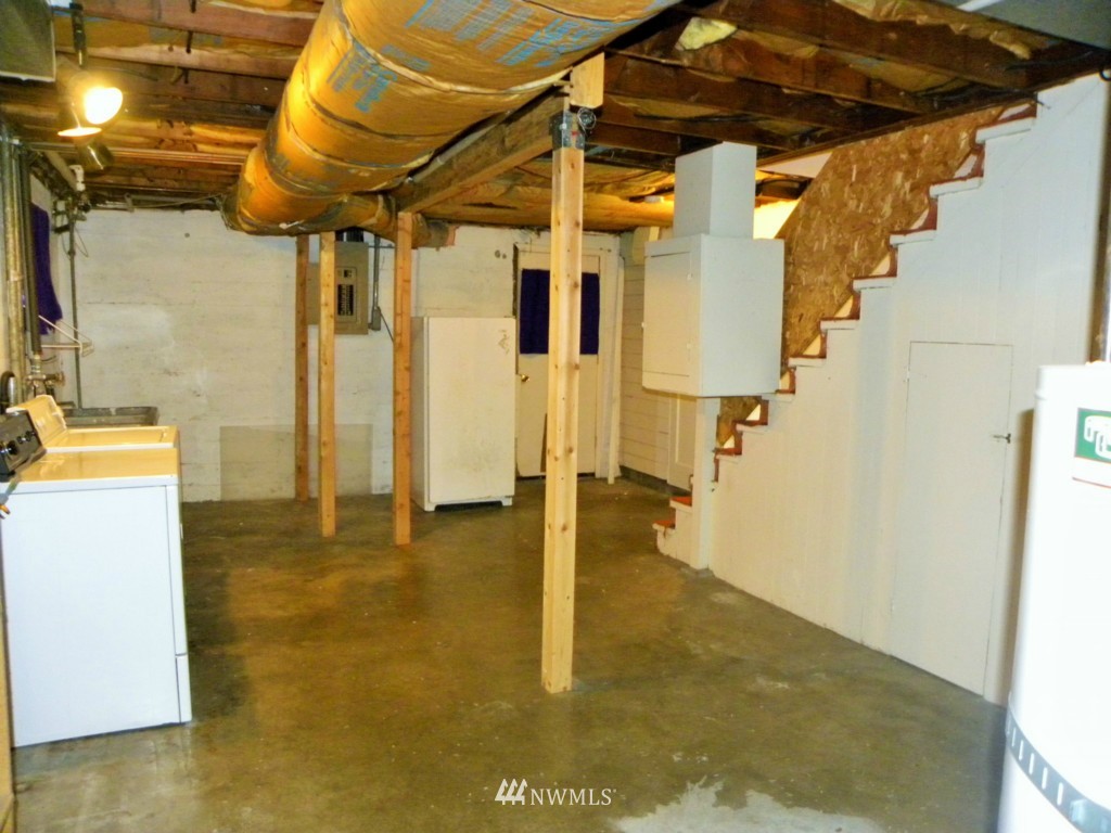 1306 Perry Avenue Bremerton, WA 98310 - Photo 17 of 25 Gallery Image 17