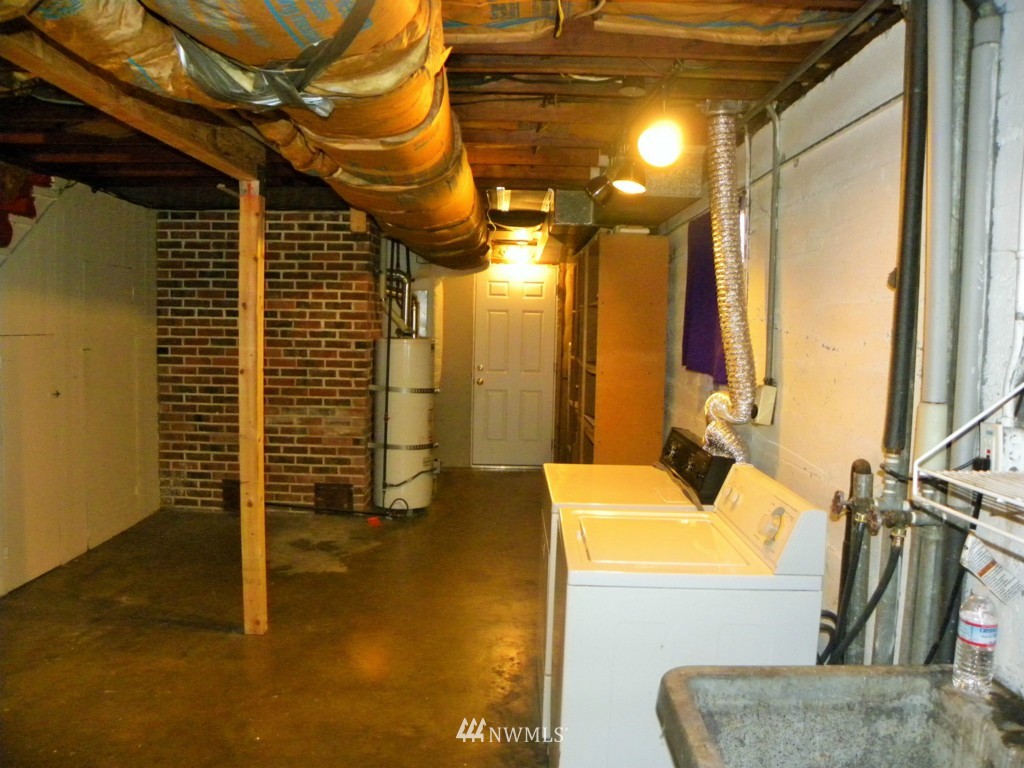 1306 Perry Avenue Bremerton, WA 98310 - Photo 18 of 25 Gallery Image 18