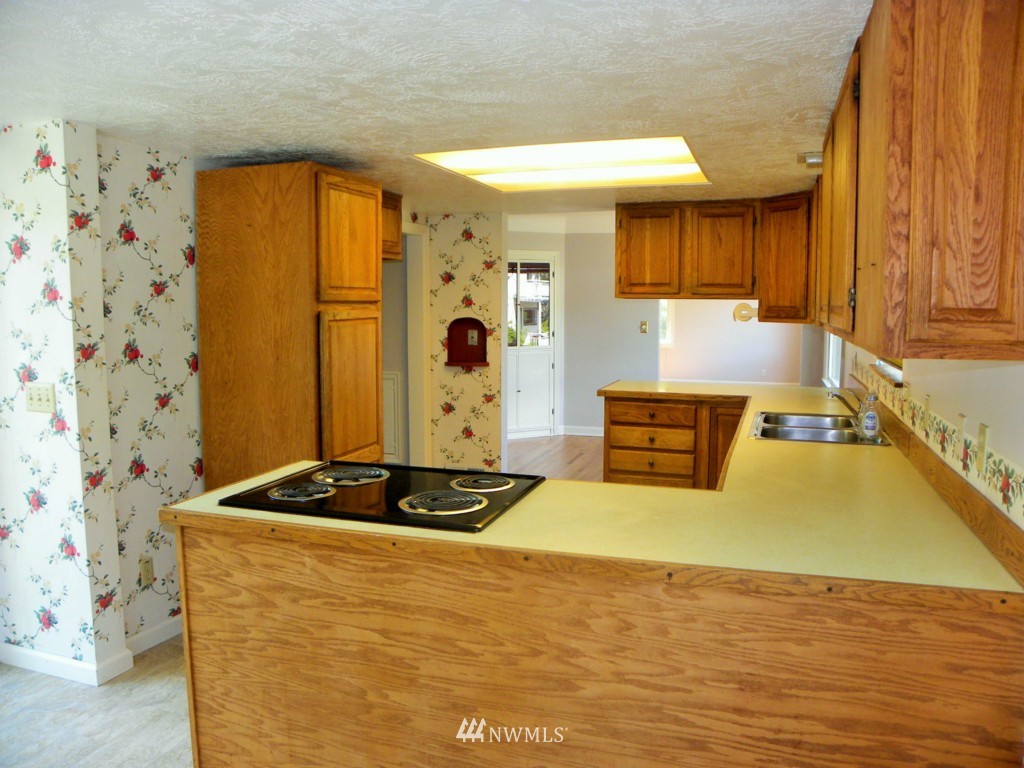 1306 Perry Avenue Bremerton, WA 98310 - Photo 5 of 25 Gallery Image 5