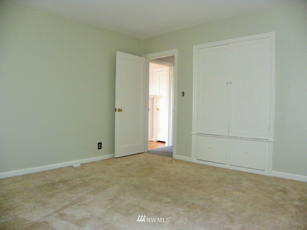 1306 Perry Avenue Bremerton, WA 98310 - Photo 9 of 25 Gallery Image 9
