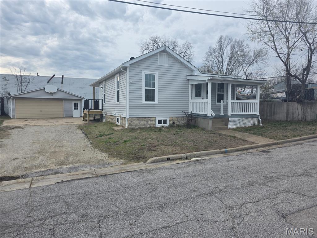 715 Walnut Street Washington, MO 63090 - Photo 2 of 20