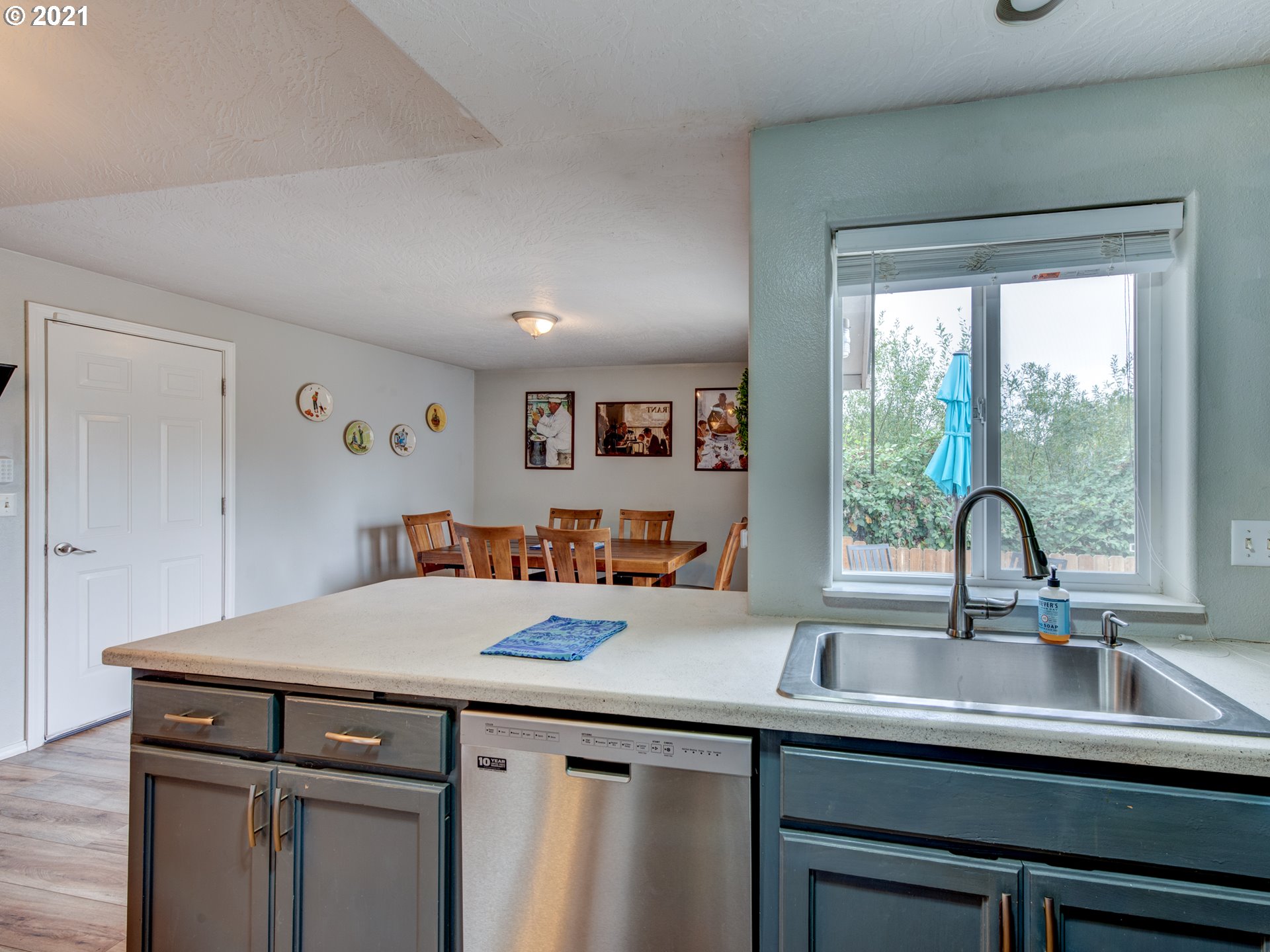 4068 Forsythia Street Springfield, OR 97478 - Photo 6 of 20