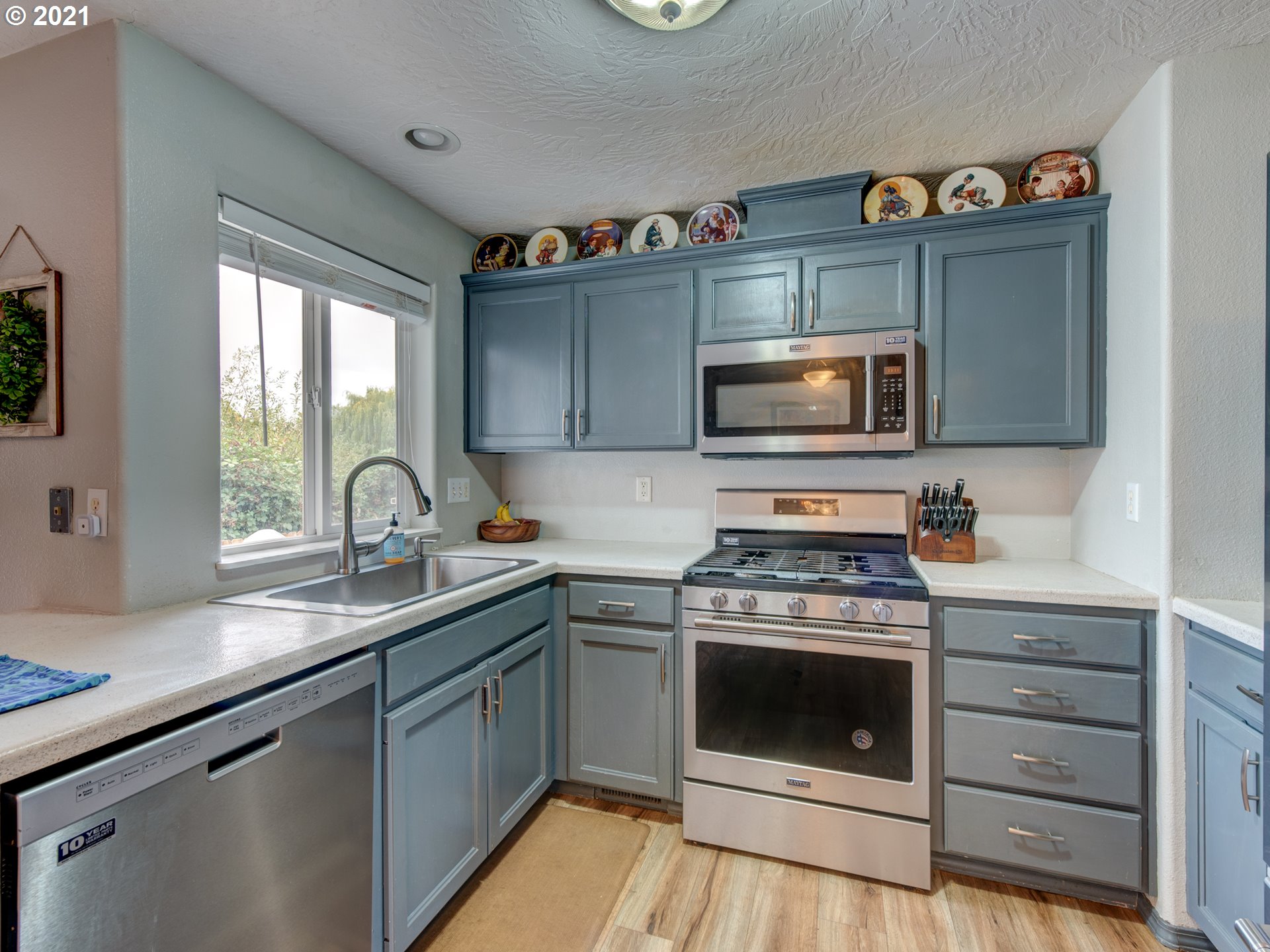 4068 Forsythia Street Springfield, OR 97478 - Photo 7 of 20