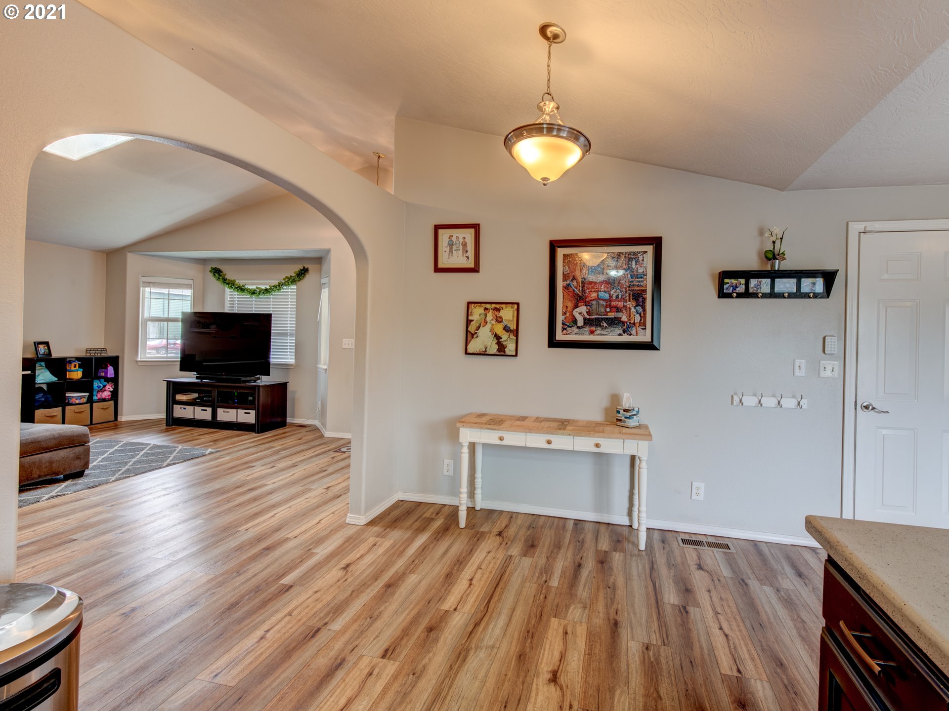 4068 Forsythia Street Springfield, OR 97478 - Photo 9 of 20