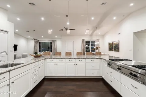 $1,998,900 | 5201 East Weldon Avenue, Phoenix, AZ 85018