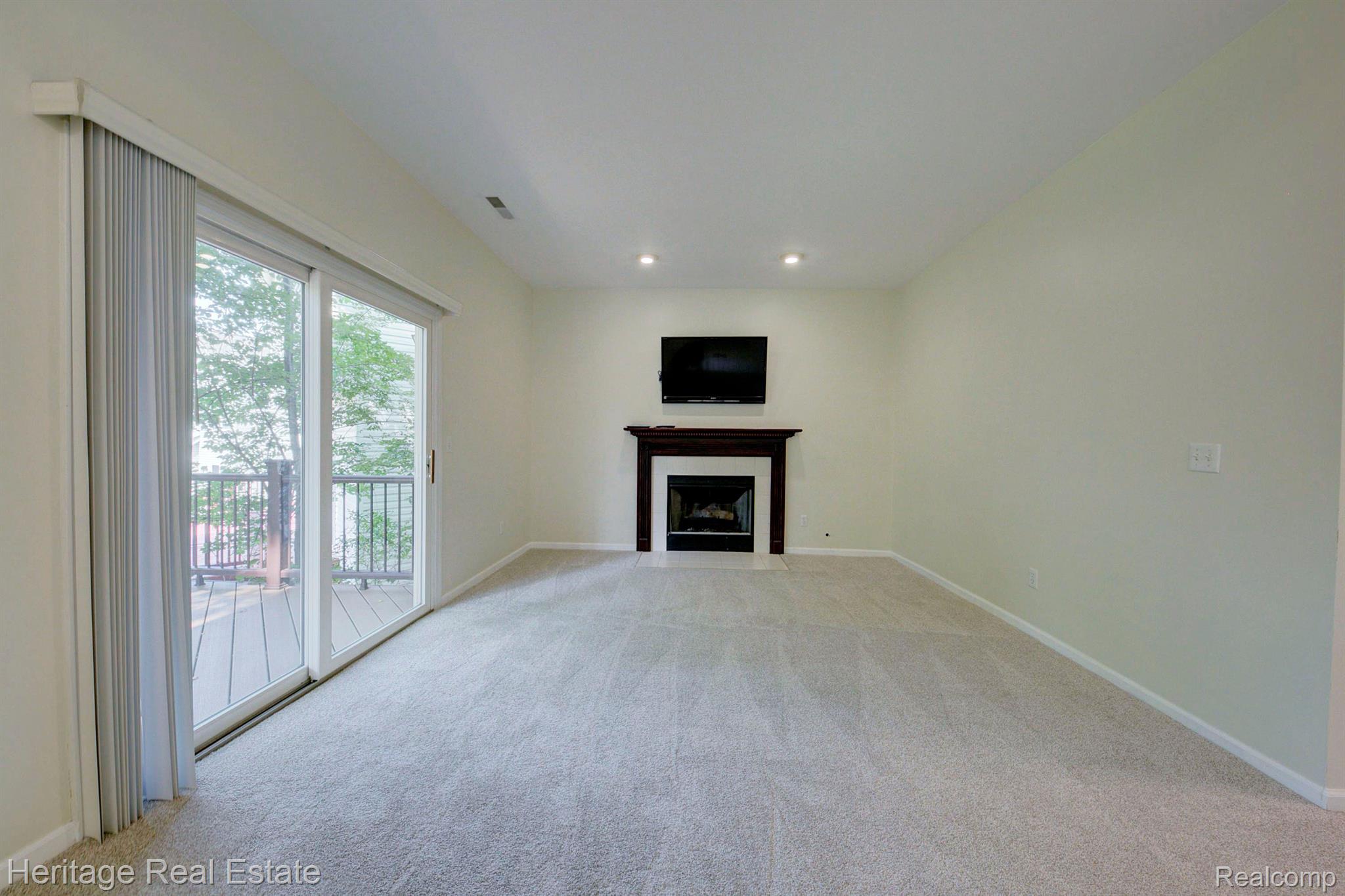 117 Eagle Ridge Road Lake Orion, MI 48360 - Photo 23 of 61 Family room