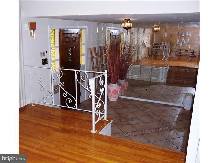 3361 Rambler Road Bensalem, PA 19020 - Photo 3 of 18 Foyer