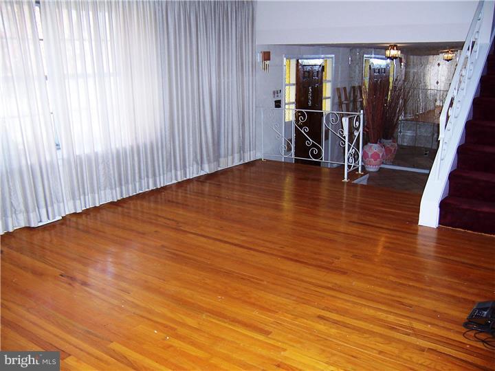 3361 Rambler Road Bensalem, PA 19020 - Photo 4 of 18 Living Room