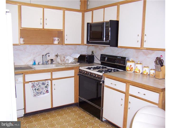 3361 Rambler Road Bensalem, PA 19020 - Photo 7 of 18 Kitchen