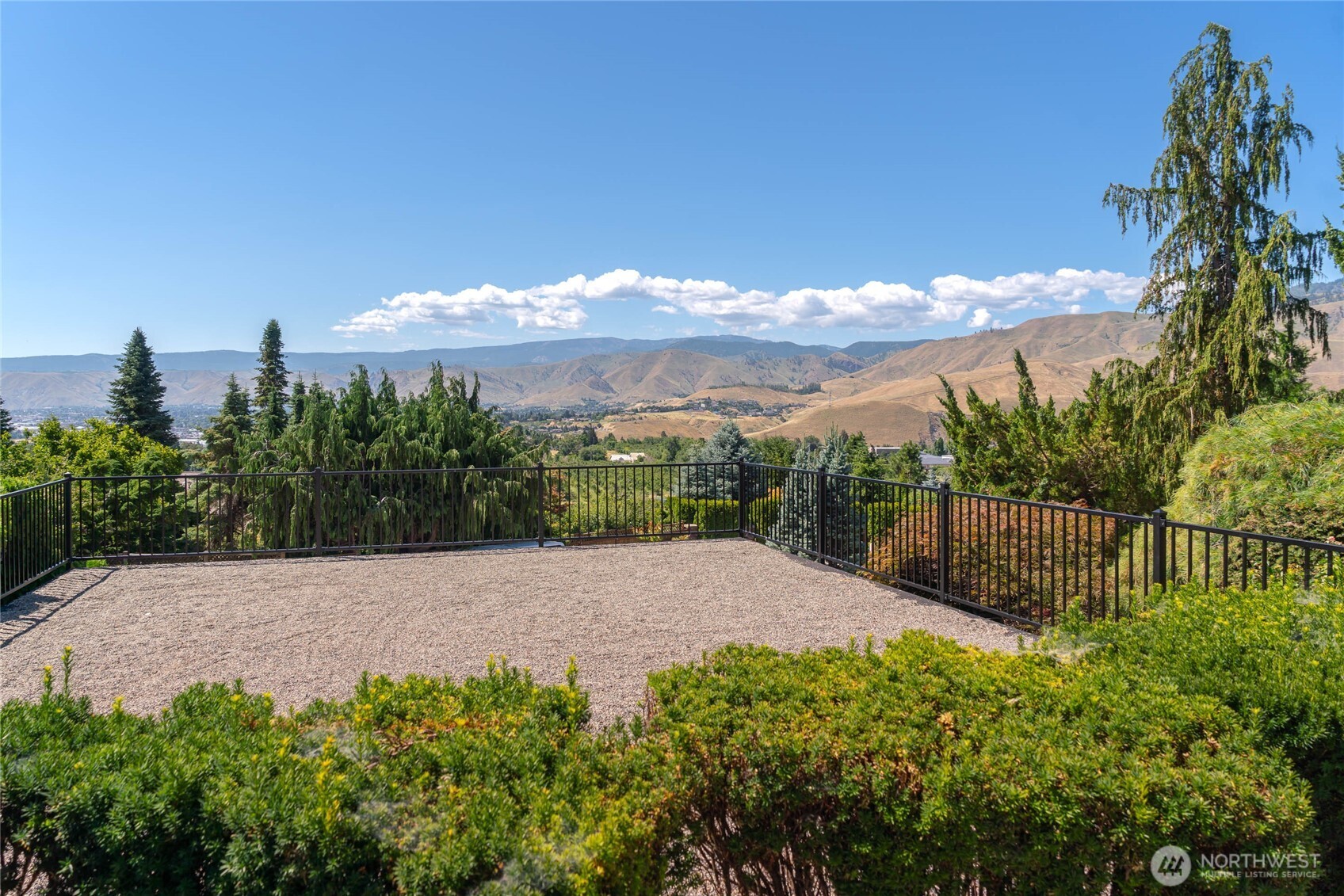 330 Sunnyslope Heights Road Wenatchee, WA 98801 - Photo 25 of 38