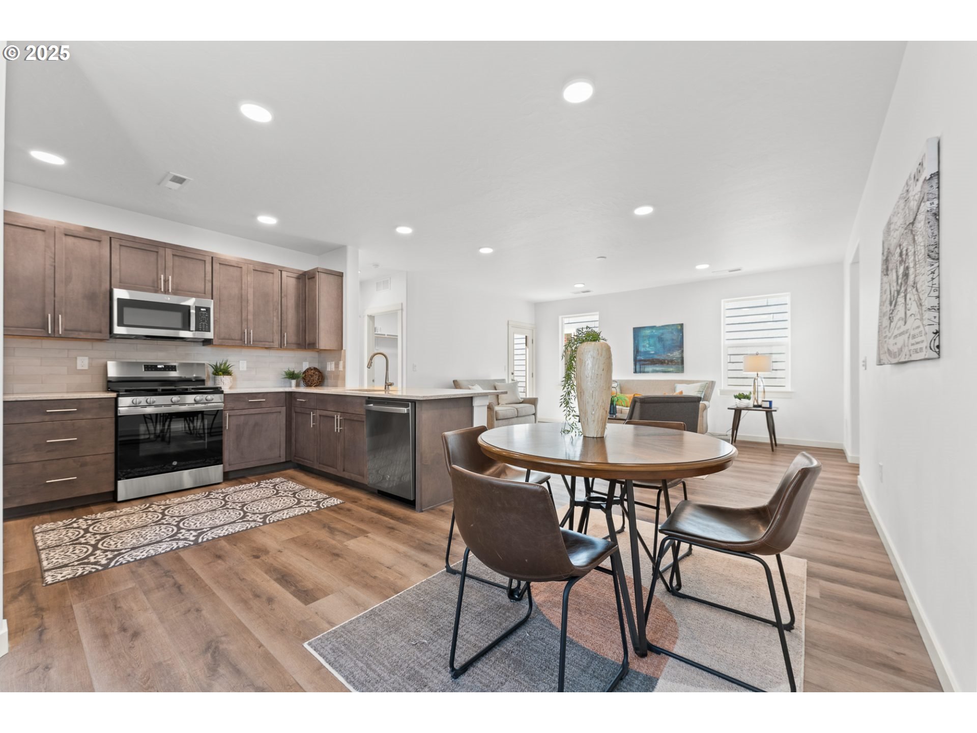 5184 Holly Street Springfield, OR 97478 - Photo 2 of 8