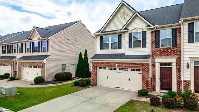 $309,900 | 8 Irvington Drive, Greer, SC 29650