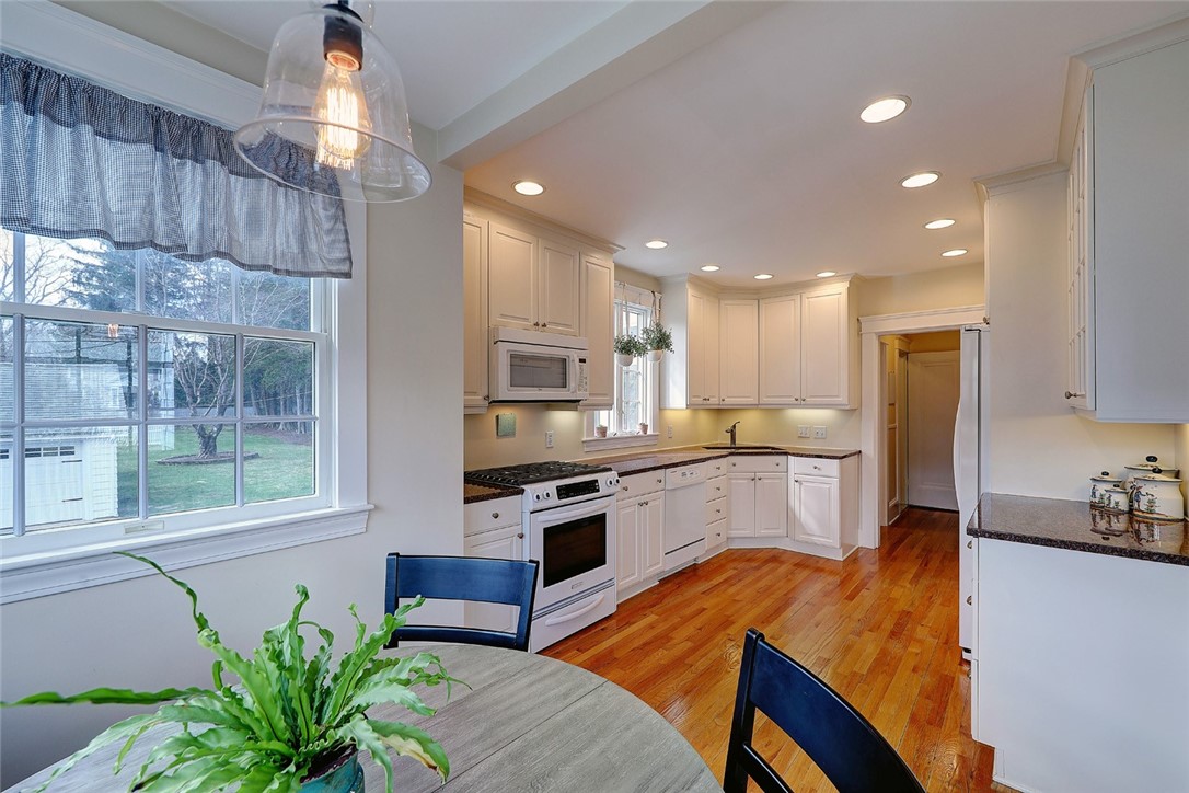 110 County Road Barrington, RI 02806 - Photo 16 of 48