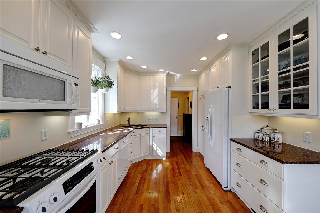 110 County Road Barrington, RI 02806 - Photo 18 of 48