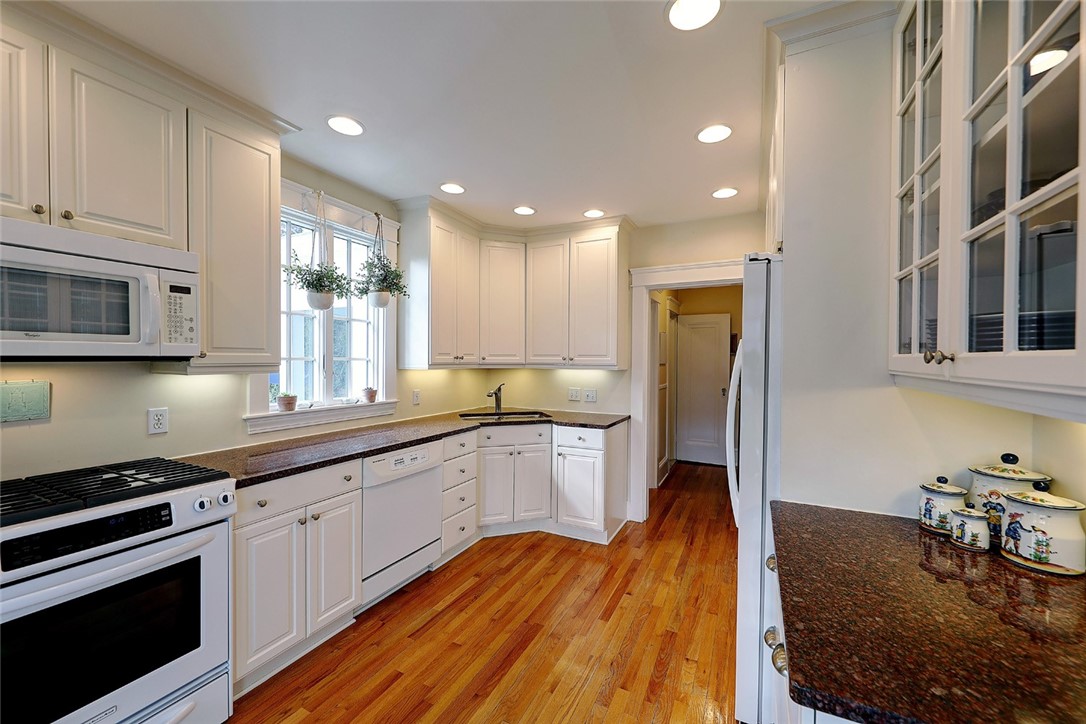 110 County Road Barrington, RI 02806 - Photo 19 of 48