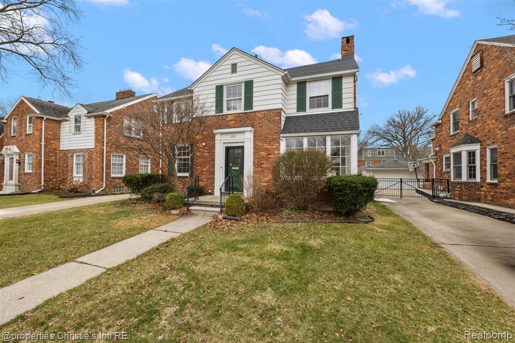 285 McMillan Road Grosse Pointe Farms, MI 48236 - Photo 2 of 33