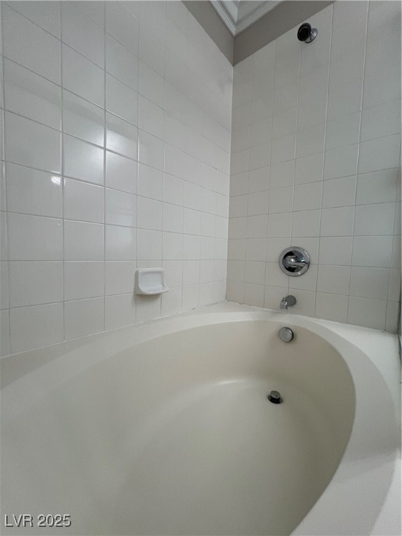 7195 Cestrum Road Las Vegas, NV 89113 - Photo 25 of 33 Bathroom with a bath