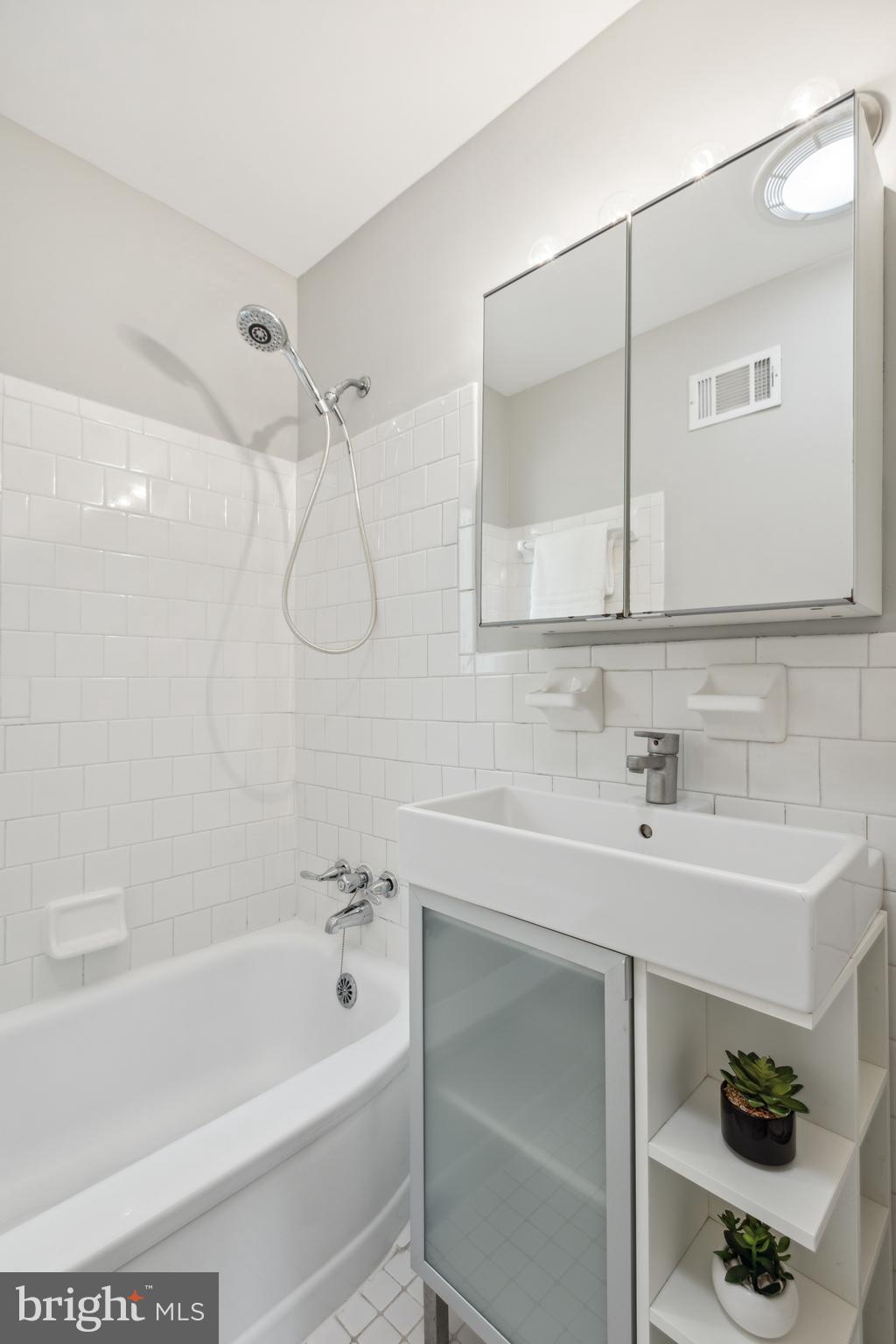3018 Graham Road Falls Church, VA 22042 - Photo 22 of 36 Full hall bath on main level