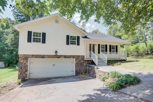 $229,900 | 307 Ridgecrest Drive, LaFayette, GA 30728