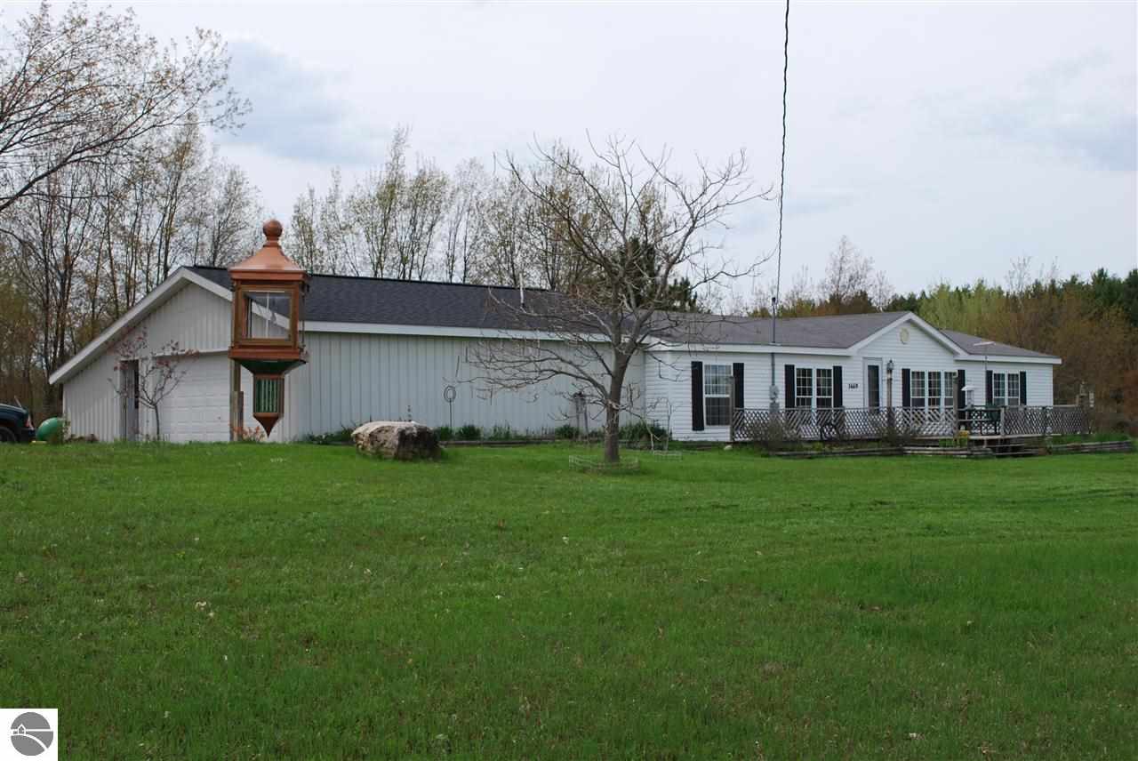5669 Moore Road Williamsburg, MI 49690 - Photo 1 of 26 1784575.JPG