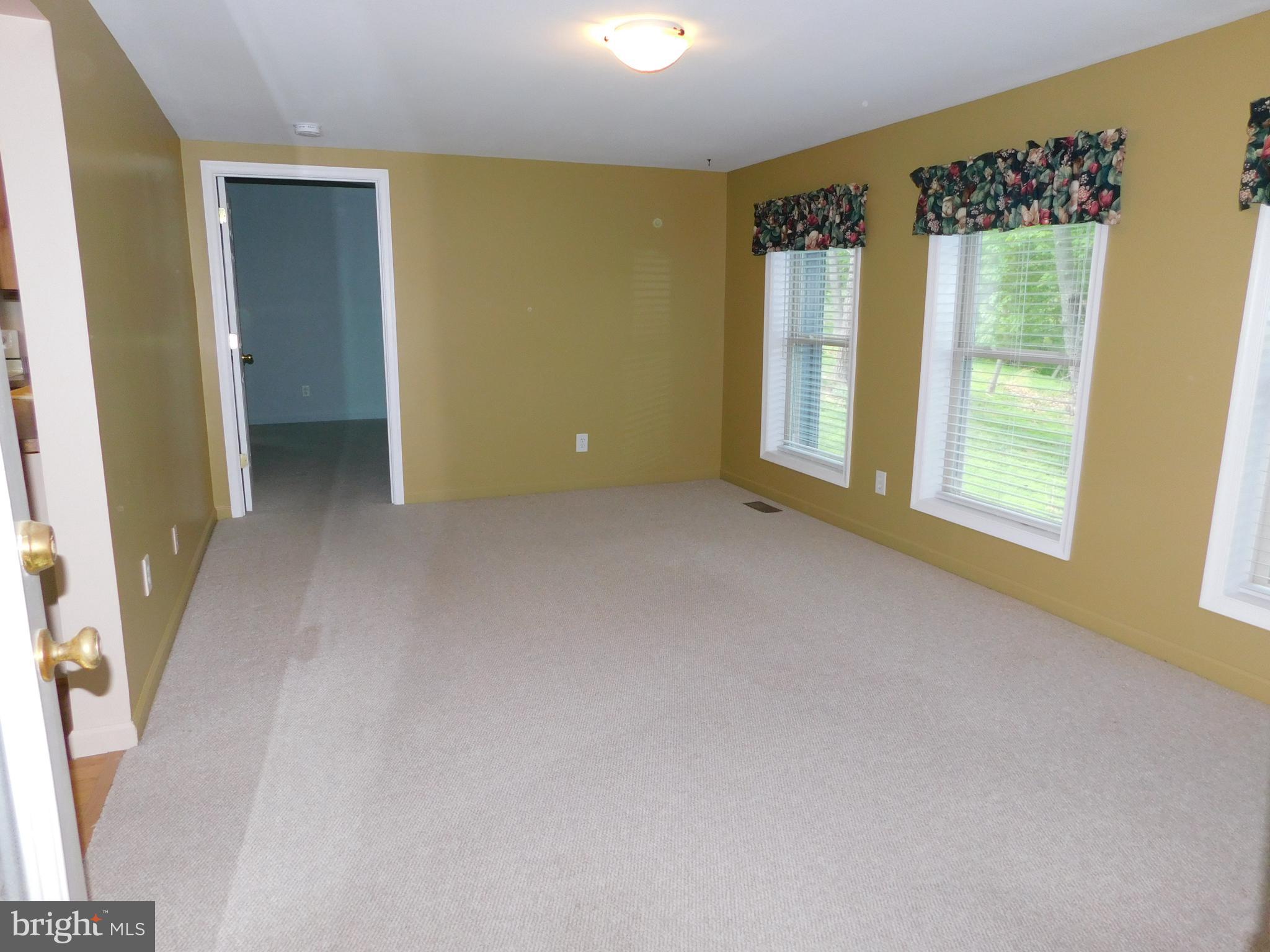 301 Animikean Ridge Hedgesville, WV 25427 - Photo 22 of 51 TV or family room