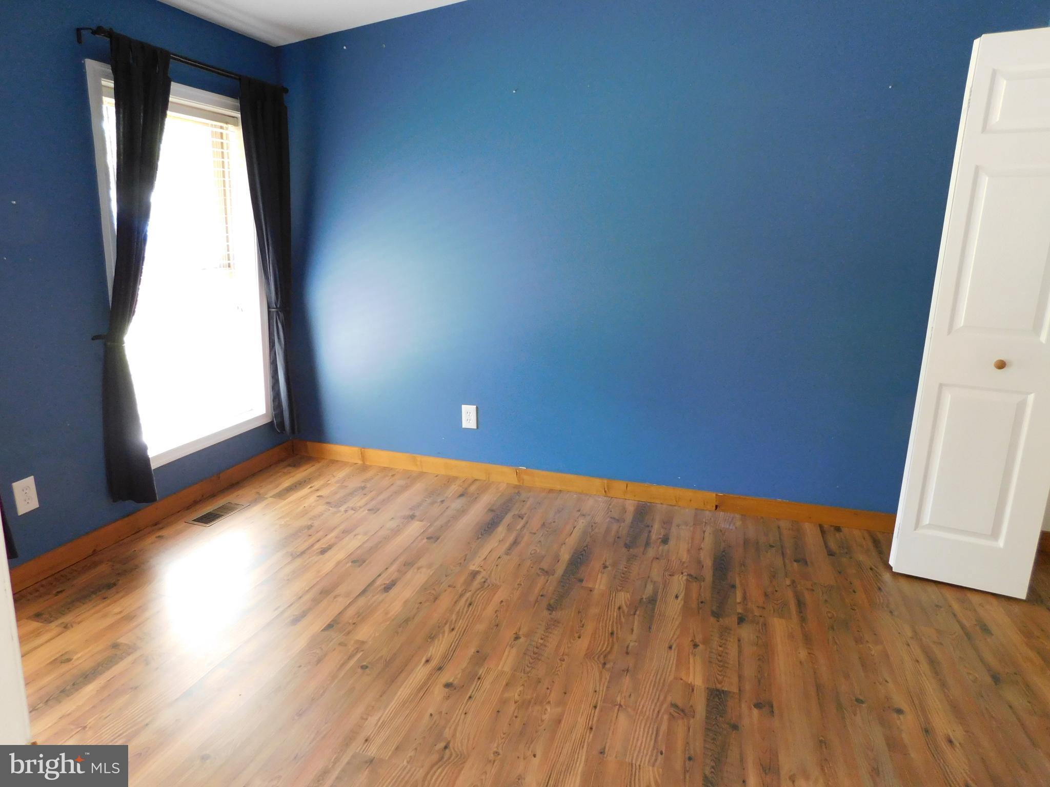 301 Animikean Ridge Hedgesville, WV 25427 - Photo 33 of 51 Guest bedroom
