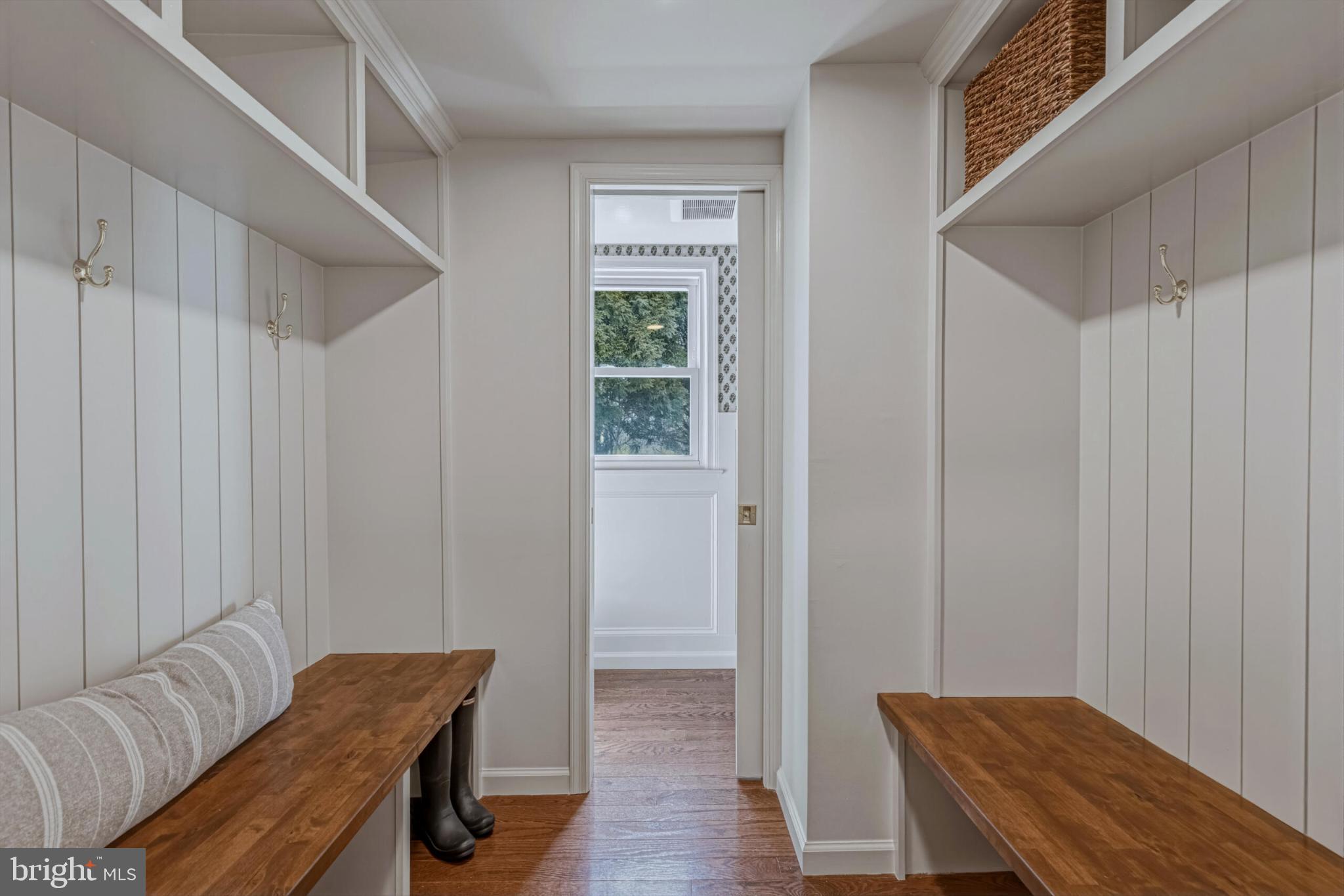 1331 Deep Run Lane Reston, VA 20190 - Photo 19 of 51 a room that has a bed and a chair in it