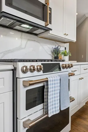 $890,000 | 619 East 16th Street, Chattanooga, TN 37408