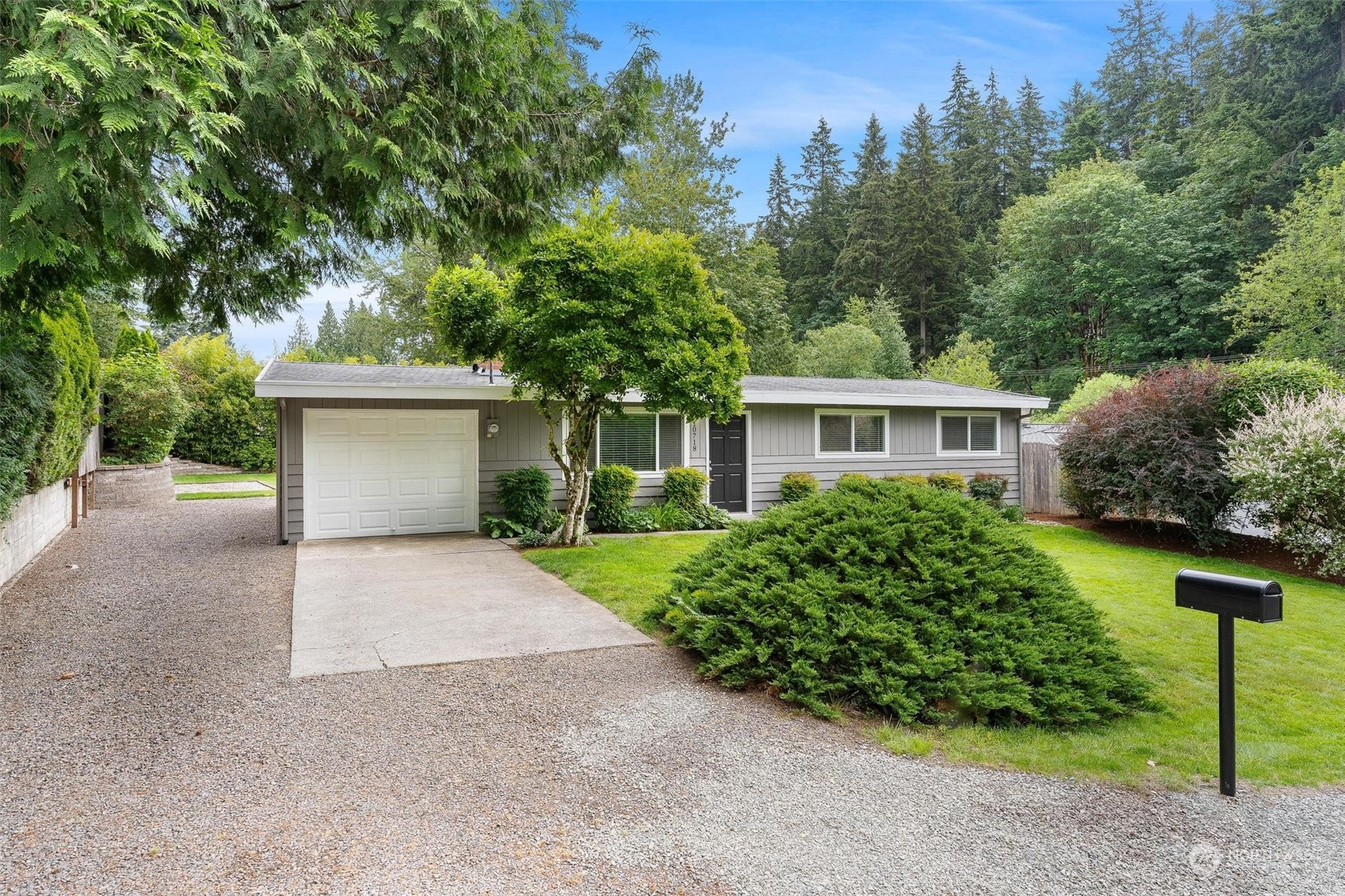 10718 150th Avenue Southeast Renton, WA 98059 - Photo 3 of 31 Gallery Image 3
