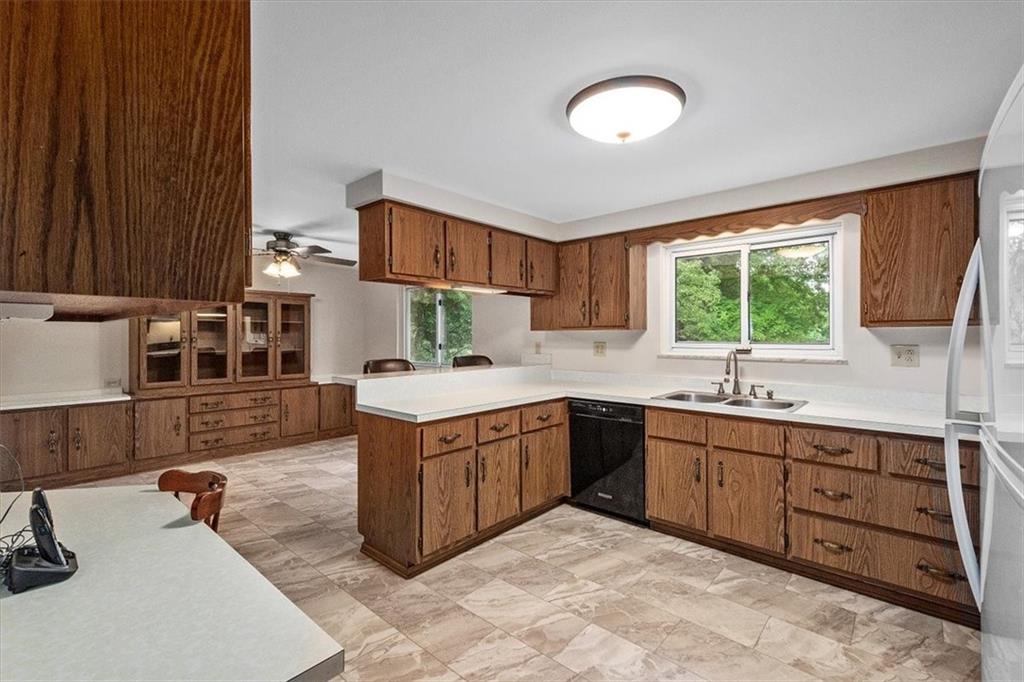 2401 West Hardies Road Gibsonia, PA 15044 - Photo 7 of 25 Gallery Image 7