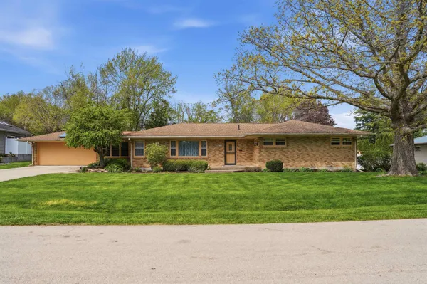 $359,900 | 1213 Douglas Terrace, Dixon, IL 61021