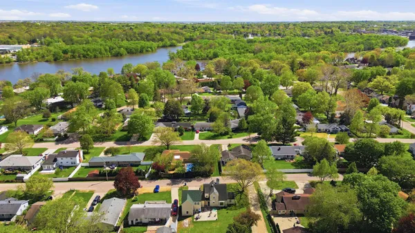 $359,900 | 1213 Douglas Terrace, Dixon, IL 61021