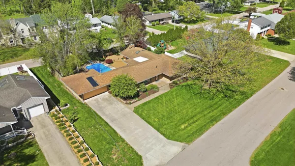 $359,900 | 1213 Douglas Terrace, Dixon, IL 61021
