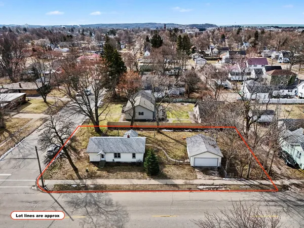 $239,000 | 306 East Tinkham Avenue, Ludington, MI 49431