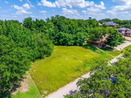 $215,000 | 18 Thornhill Road, Benbrook, TX 76132