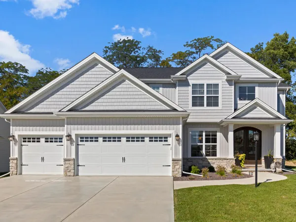 $615,000 | 1207 Briarwood Lane, Mahomet, IL 61853