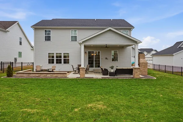 $615,000 | 1207 Briarwood Lane, Mahomet, IL 61853