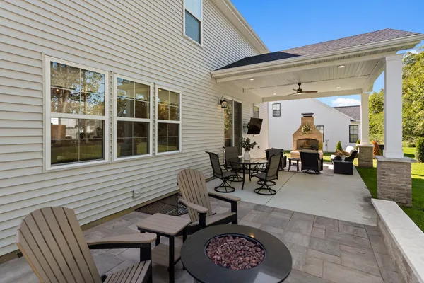 $615,000 | 1207 Briarwood Lane, Mahomet, IL 61853