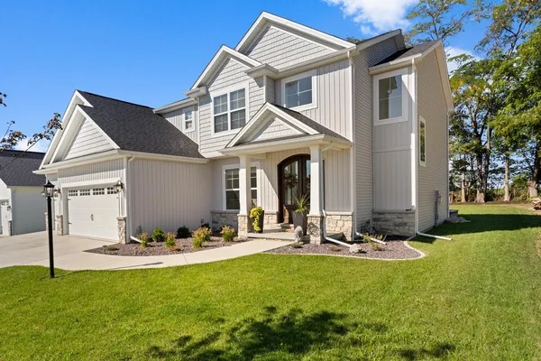 $615,000 | 1207 Briarwood Lane, Mahomet, IL 61853