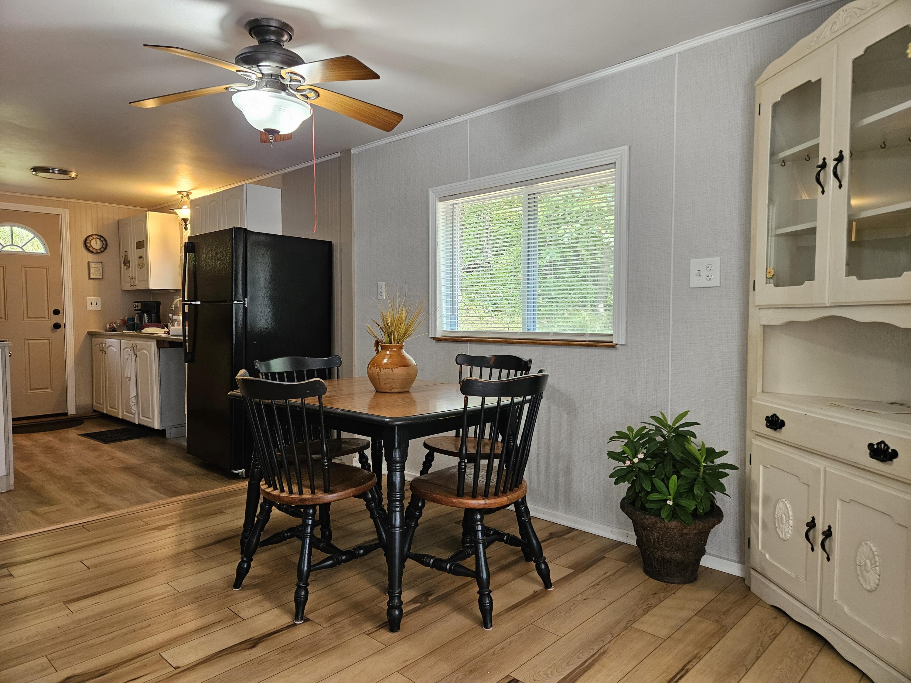 200 Windsor Road Chelsea, ME 04330 - Photo 4 of 25 Dining Area