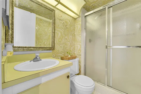 $95,999 | 9360 Lime Bay Boulevard, Unit 207, Tamarac, FL 33321
