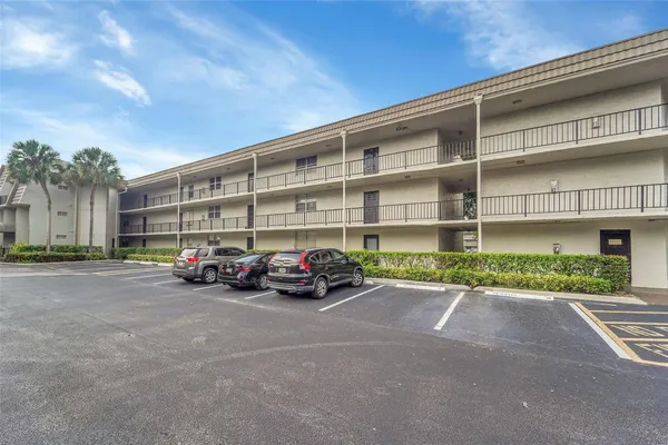 $95,999 | 9360 Lime Bay Boulevard, Unit 207, Tamarac, FL 33321