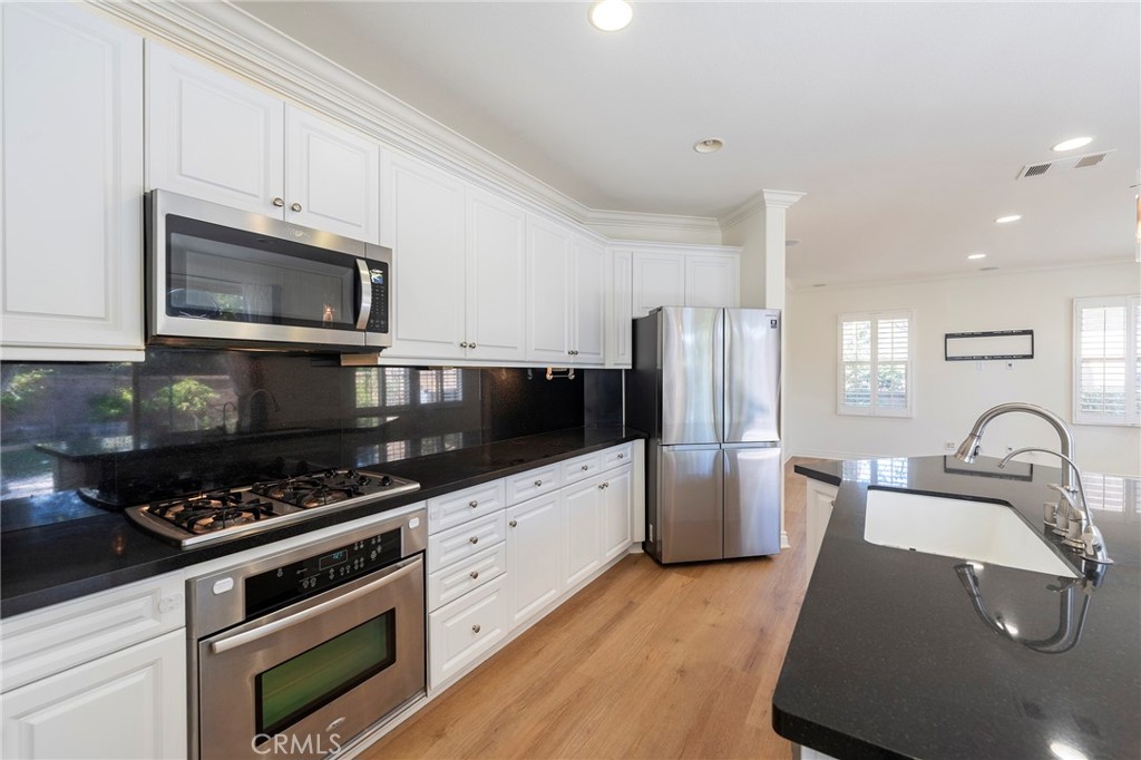 185 Pathway Irvine, CA 92618 - Photo 12 of 45