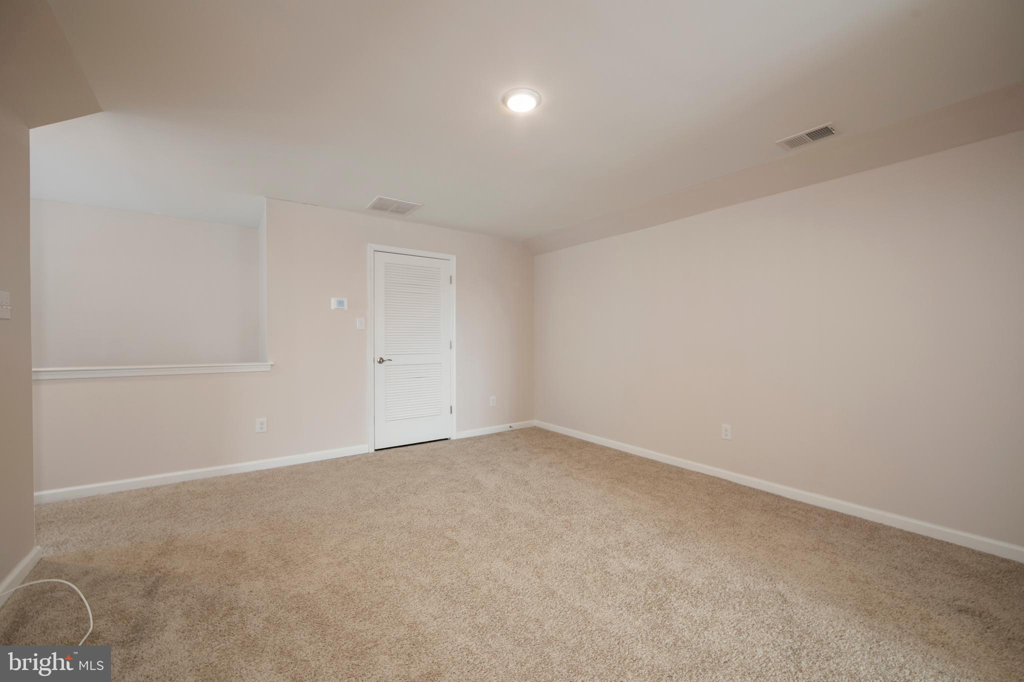 33 Walton Way Delanco, NJ 08075 - Photo 35 of 46 an empty room with an entryway