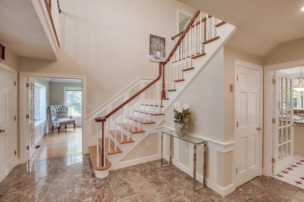 9 Hitchcock Farm Road Andover, MA 01810 - Photo 8 of 42 a view of entryway