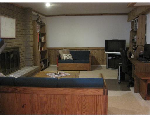 4491 Hilty Road Murrysville, PA 15668 - Photo 15 of 18 Den/Family/Great Room. Game Room With Fireplace