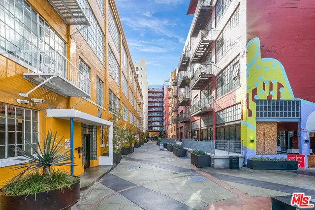 $2,500 | 746 South Los Angeles Street, Unit 302, Los Angeles, CA 90014